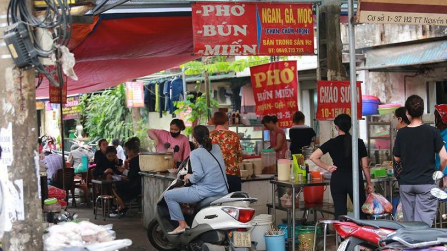 Bộ Y tế: Khách ăn uống tại hàng quán hạn chế cười đùa, nói to